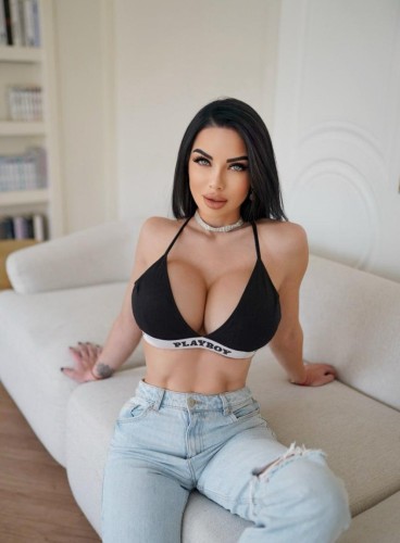 Ника, Г. Мама